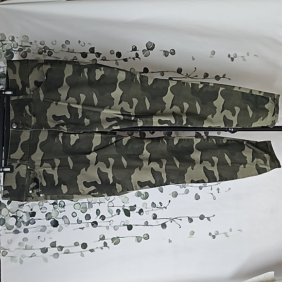 ARULA Pants - A beautiful soul / arula 🖤 camo pants (#94)